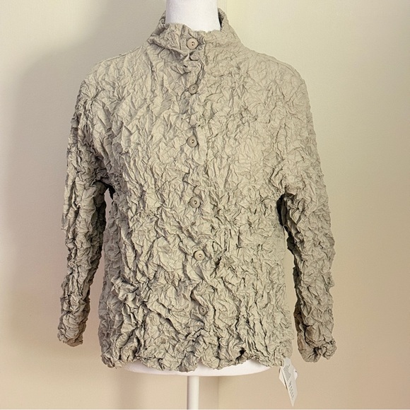 Women's Pleated Mock Neck Puffer Jacket